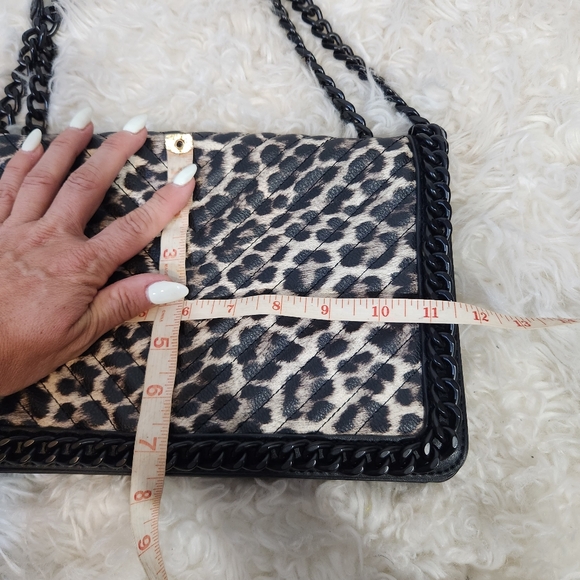 Aldo Greenwald Leopard Print  Black  Crossbody Bag with Chain Strap - Picture 14 of 15